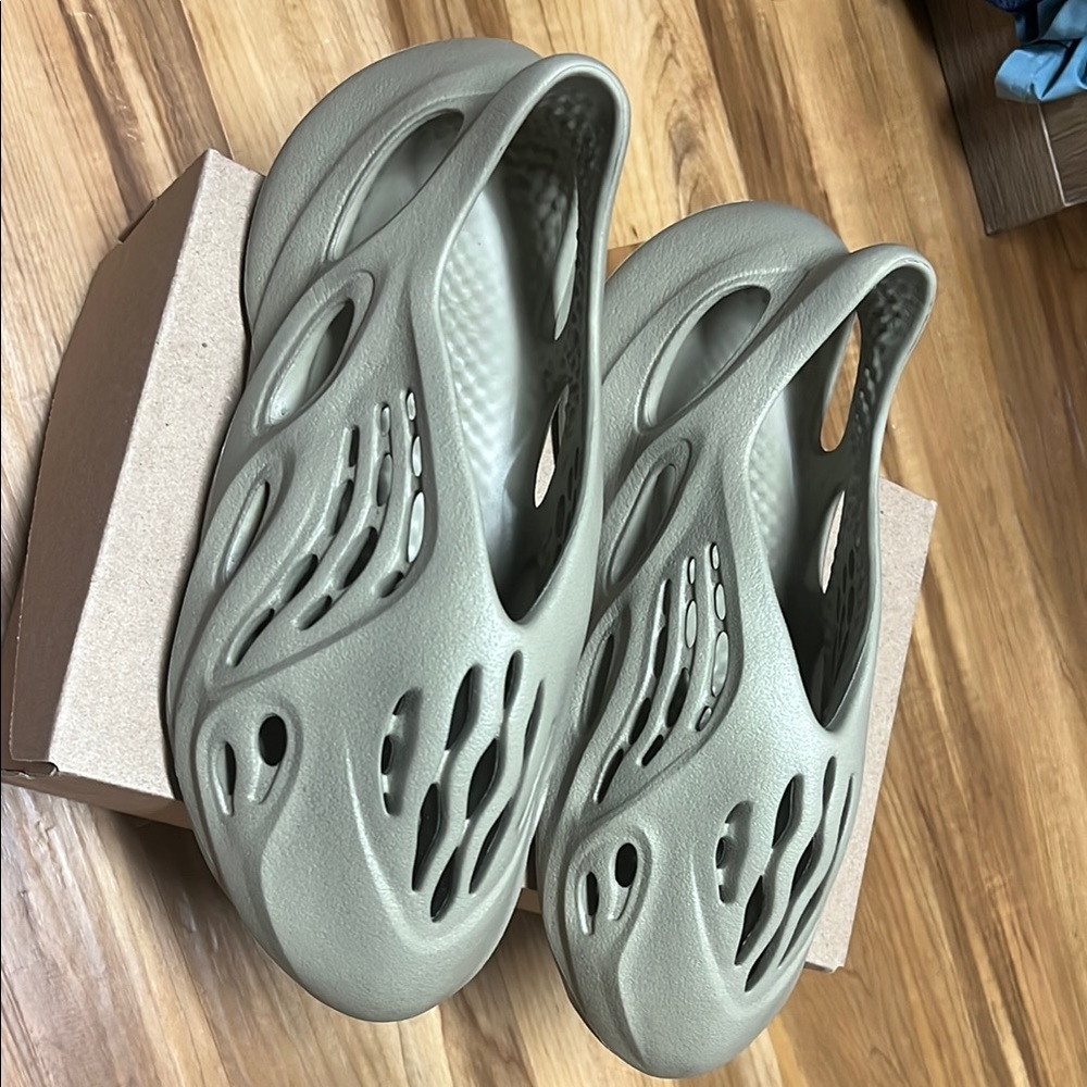 Yeezy Foam runner